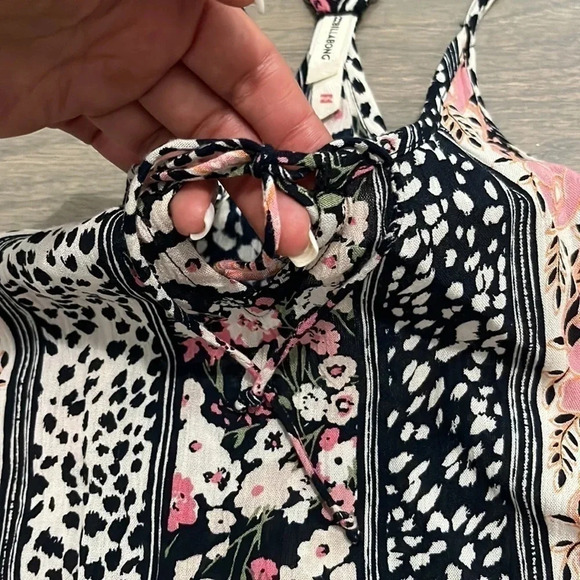 Billabong women’s Spring Seas Flowy Boho Floral Leopard Print Tank. Medium - Picture 3 of 7